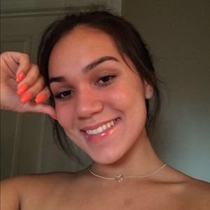 Meet your Posher, Hannah